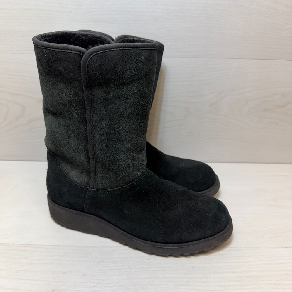 UGG Amie Classic Boots Women's Size 9.5 Black Suede Sheepskin Round Toe Mid Calf